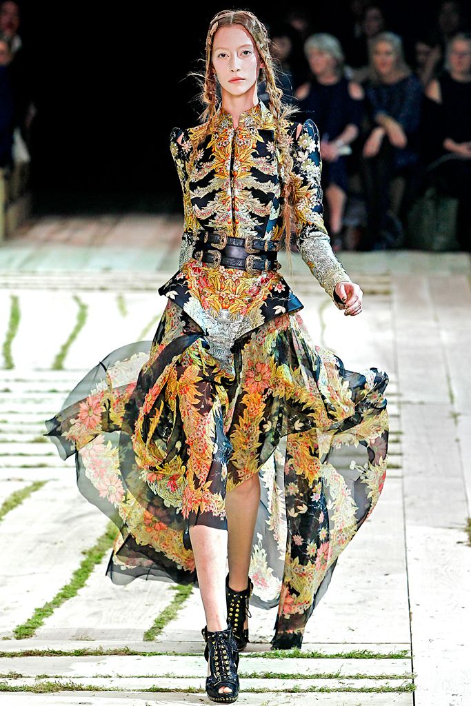 ALEXANDER MCQUEEN S/S 2011 RUNWAY HEELS