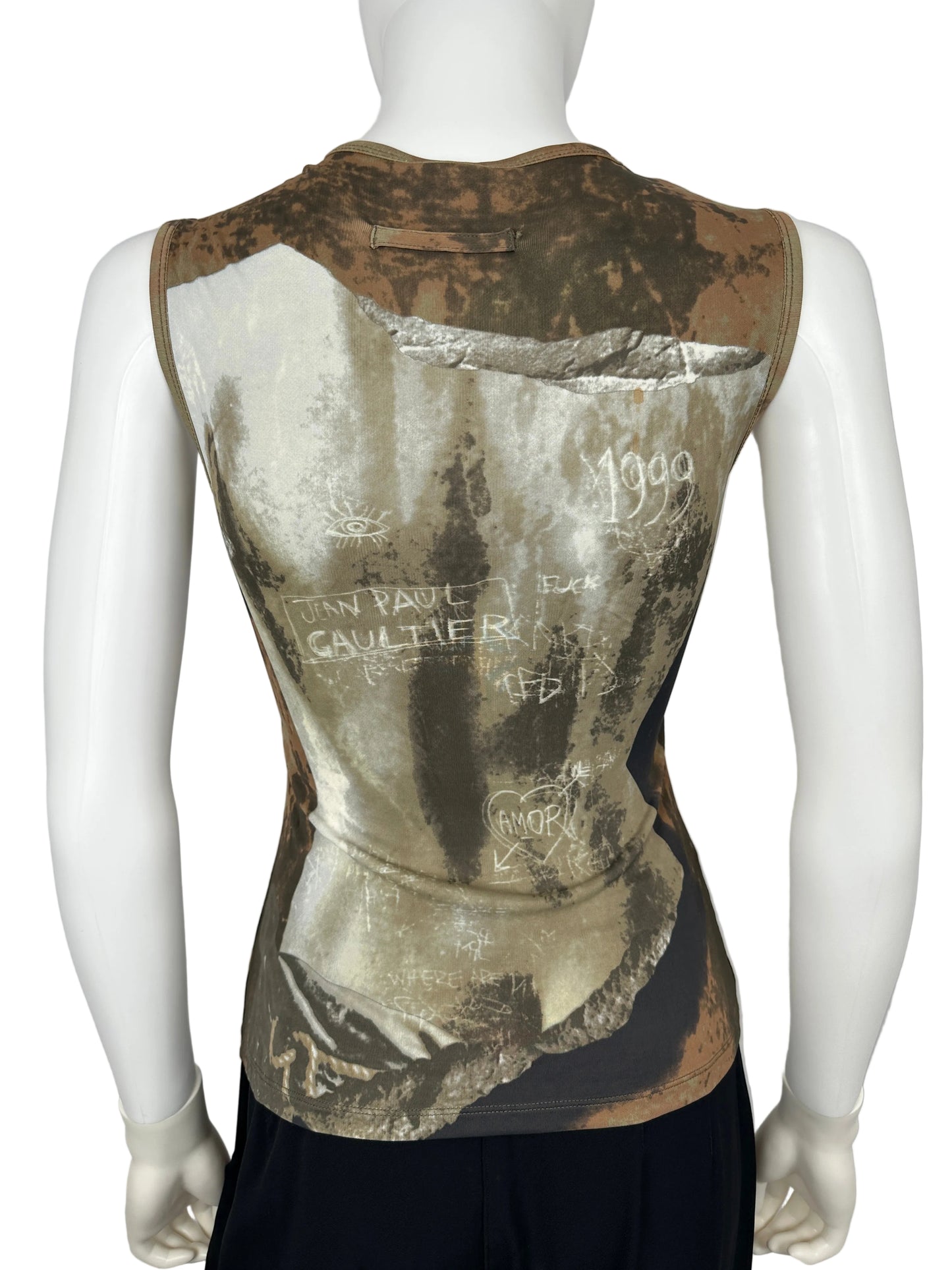 Abstact print tank top on a mannequin