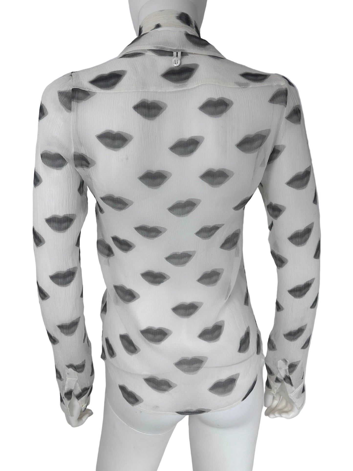 Lips print shirt on a white mannquin